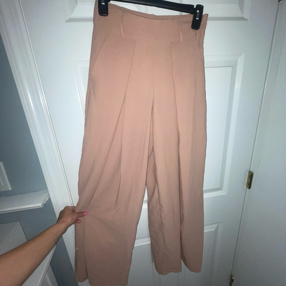 MISSGUIDED Petite- Women’s extreme split wide leg trousers